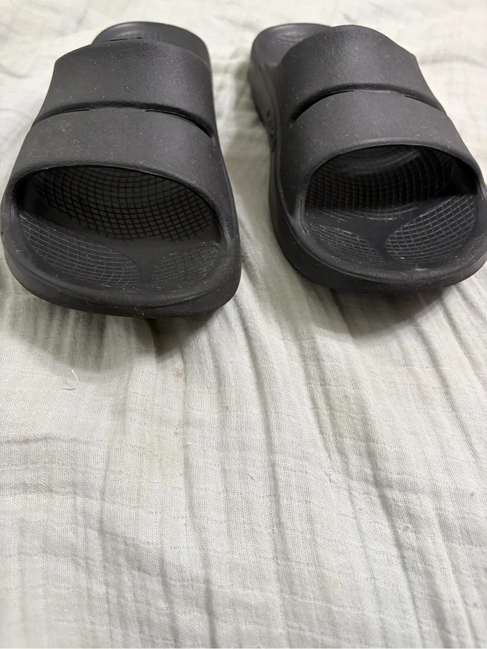 OOFOS OOaah slides black size EU 42 M9 W11